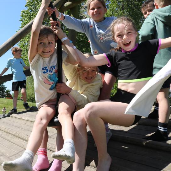 Enkele enthousiaste kinderen op de Buitenspeeldag 2026
